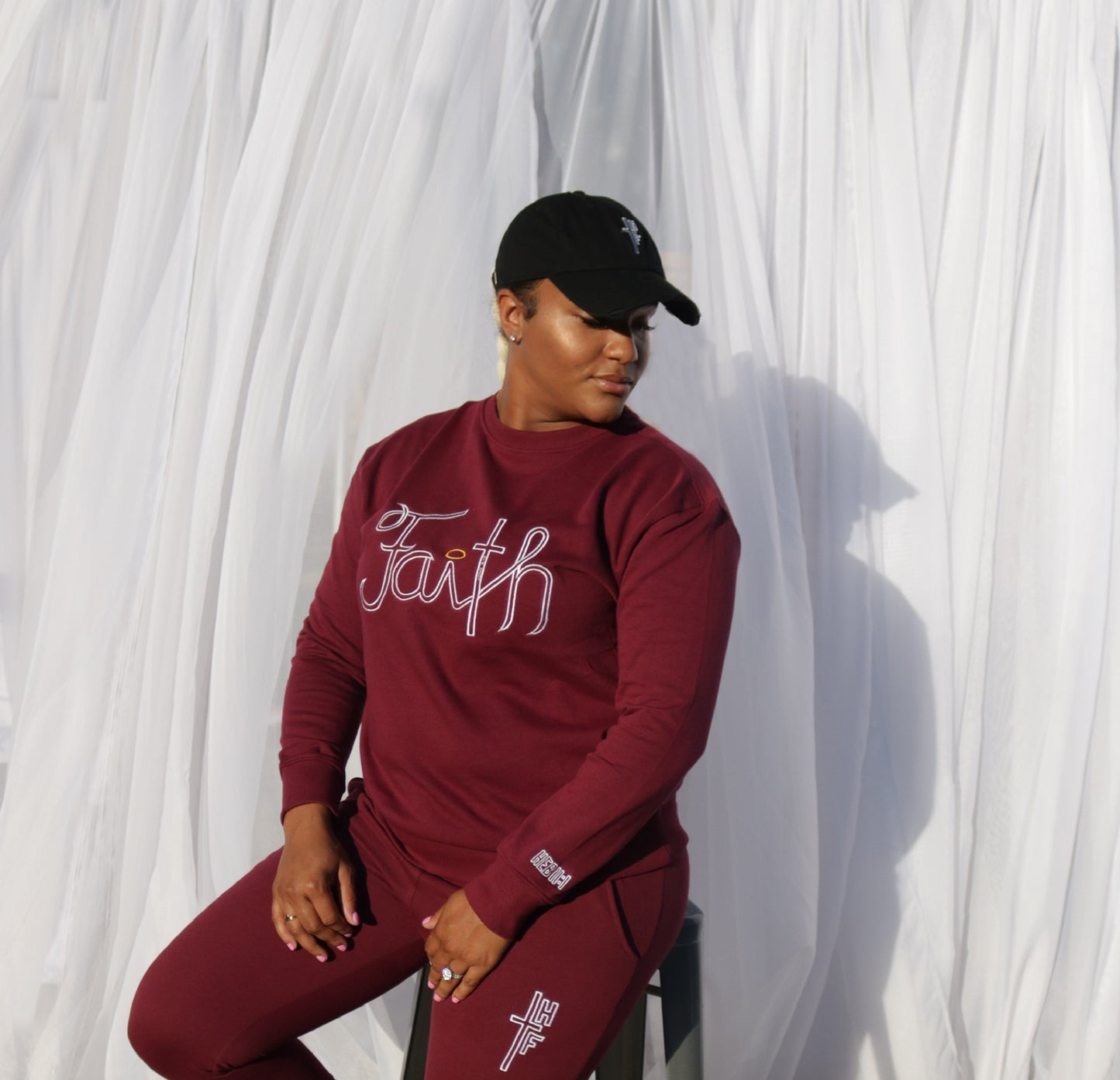 BURGUNDY CREWNECK